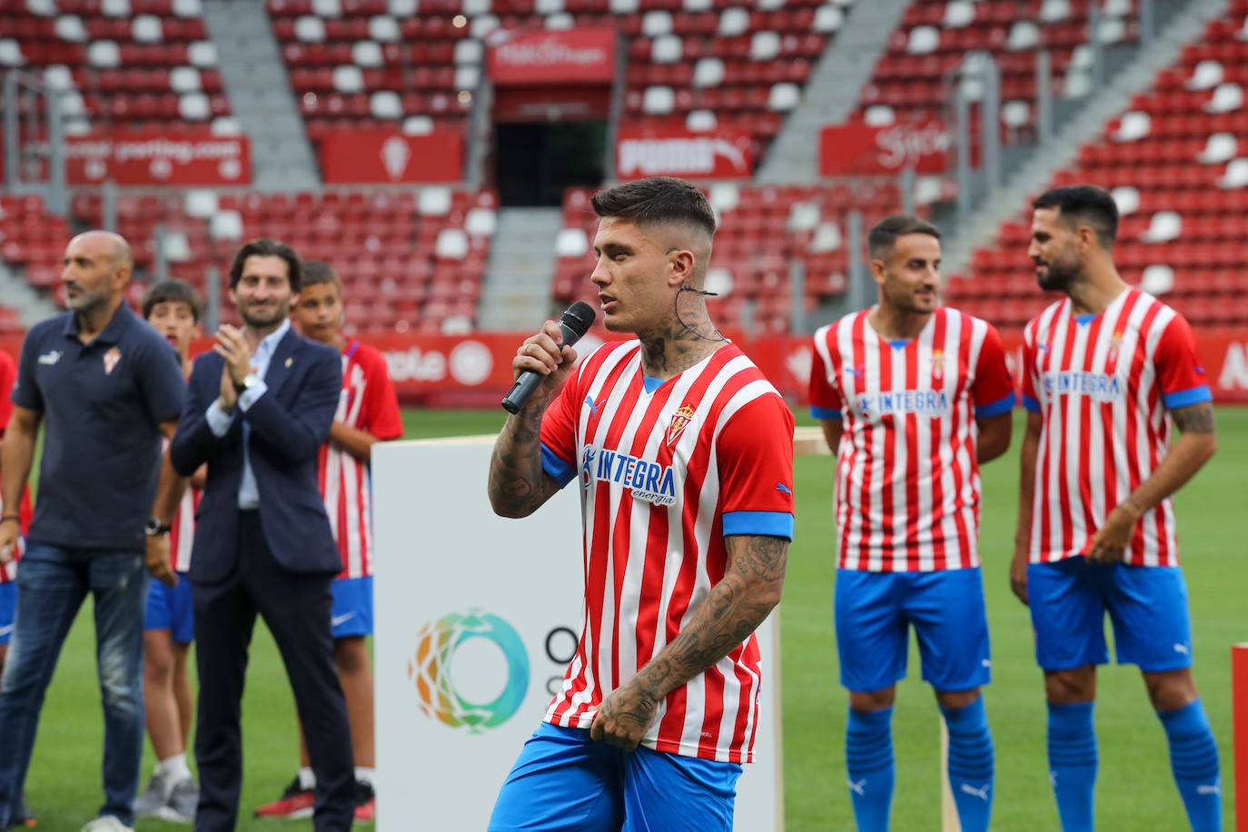 Fotos: Búscate en la presentación de los últimos fichajes del Sporting