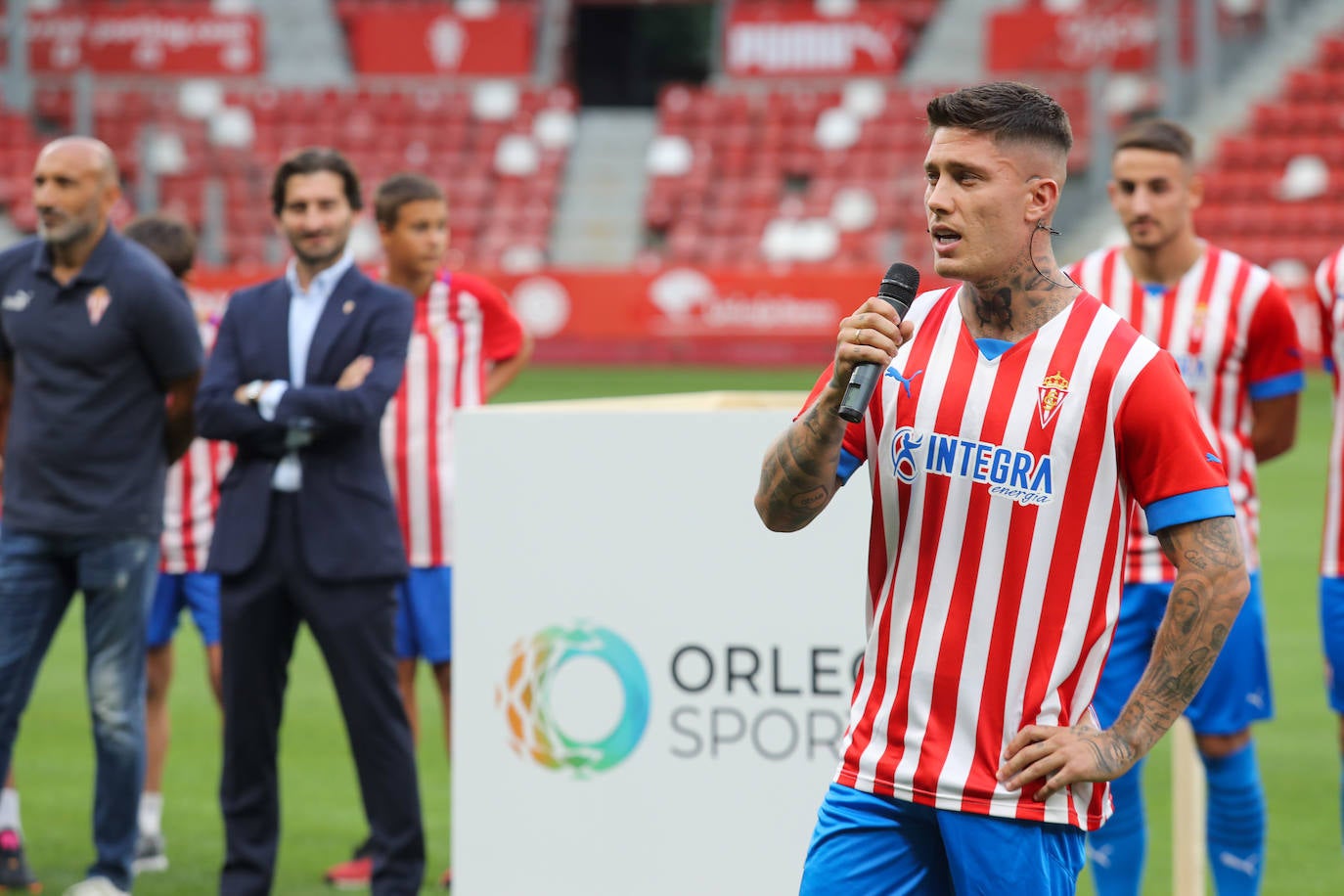 Fotos: Búscate en la presentación de los últimos fichajes del Sporting