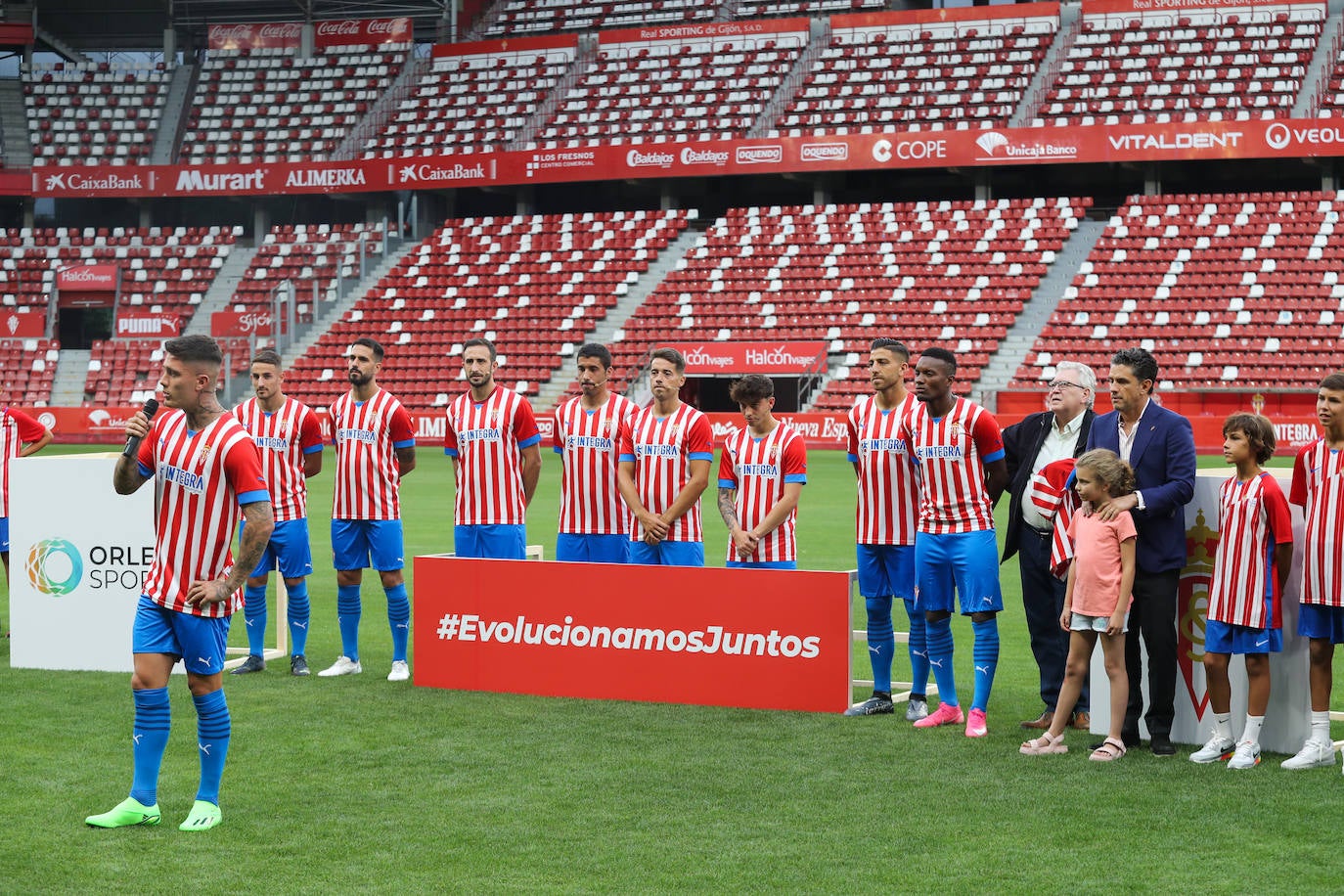 Fotos: Búscate en la presentación de los últimos fichajes del Sporting