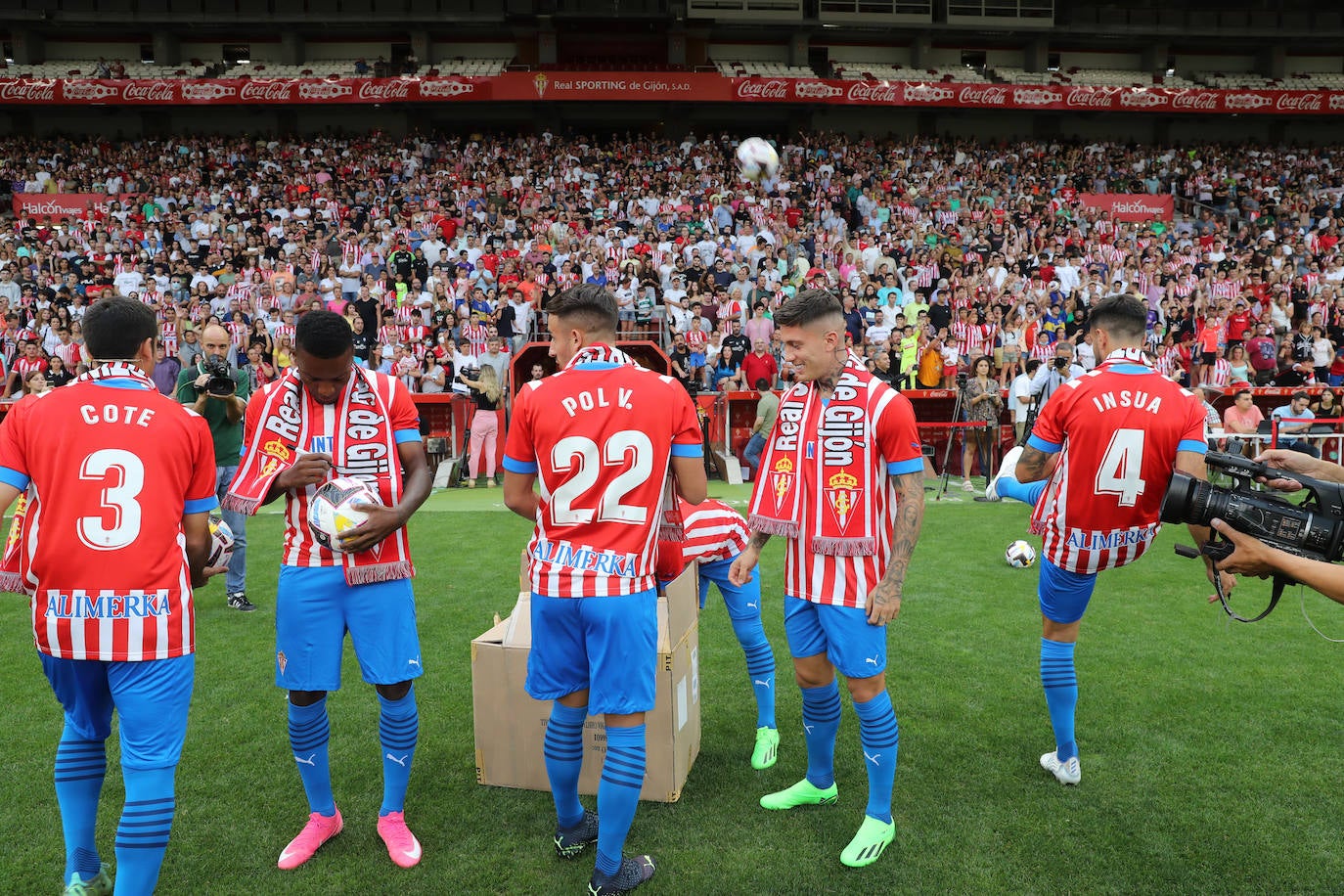 Fotos: Búscate en la presentación de los últimos fichajes del Sporting