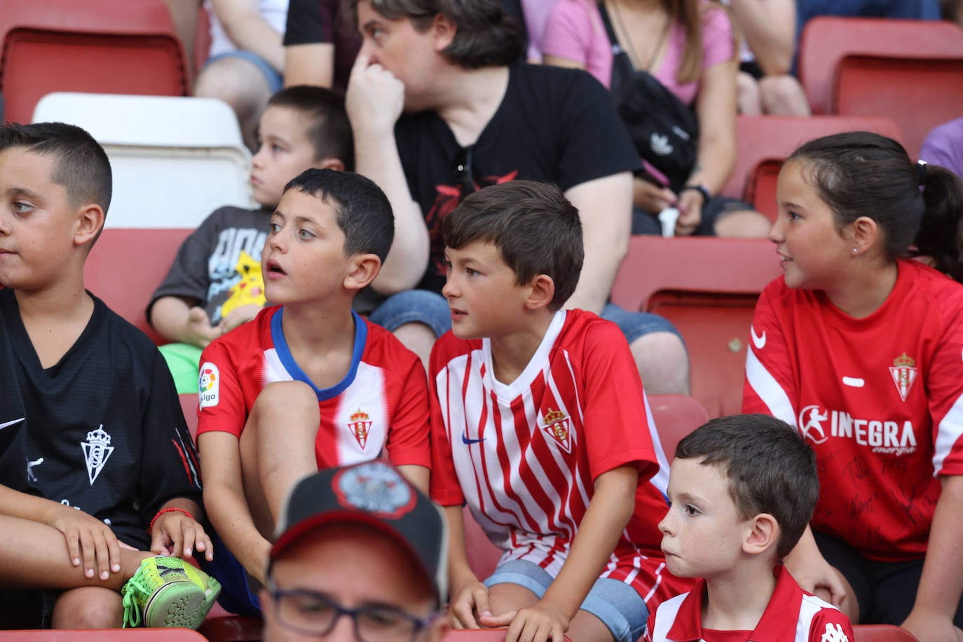 Fotos: Búscate en la presentación de los últimos fichajes del Sporting