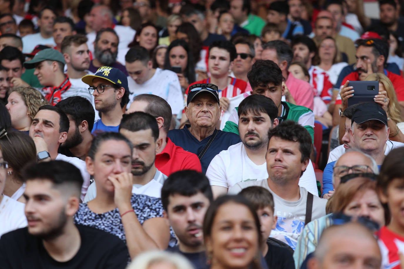 Fotos: Búscate en la presentación de los últimos fichajes del Sporting