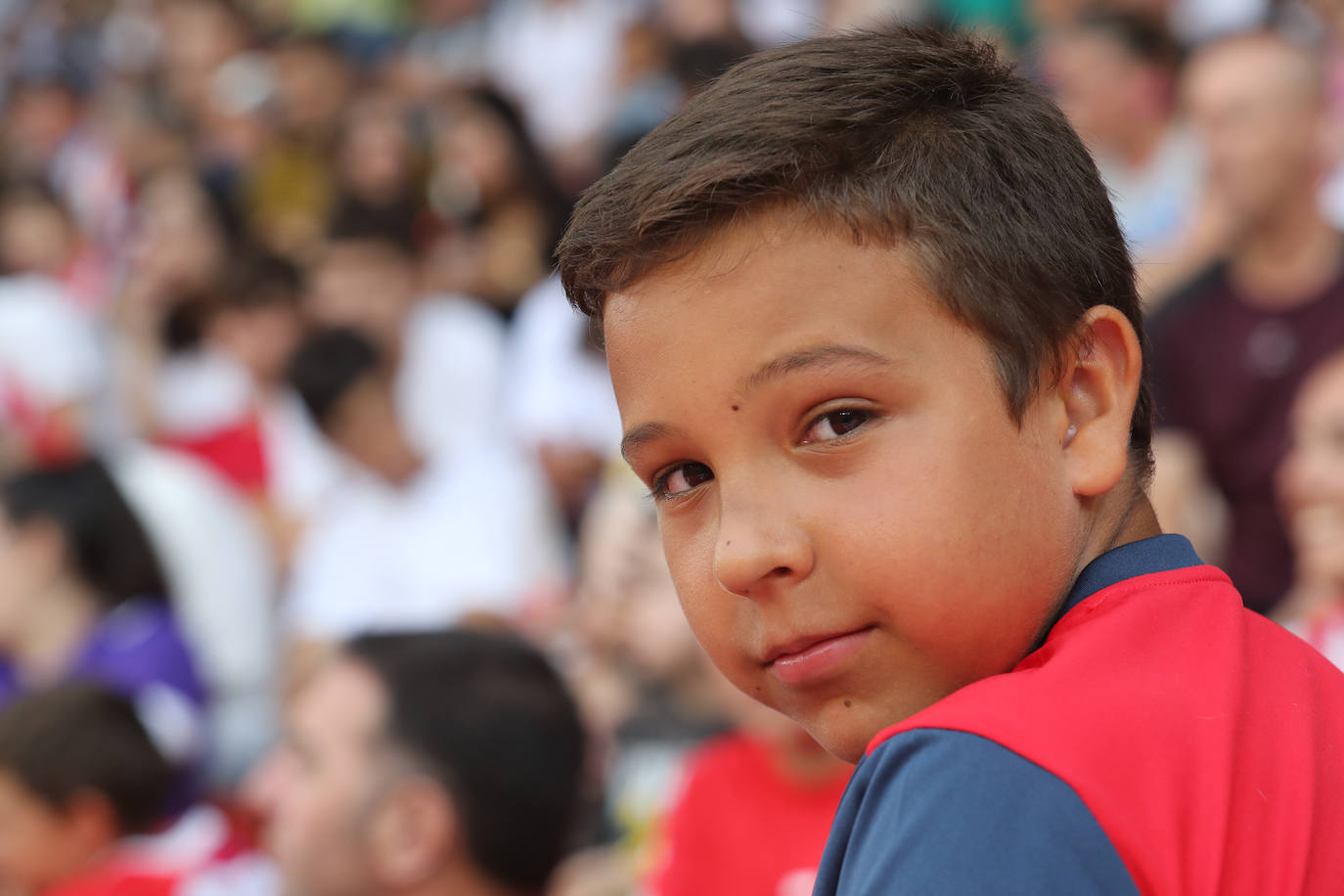 Fotos: Búscate en la presentación de los últimos fichajes del Sporting