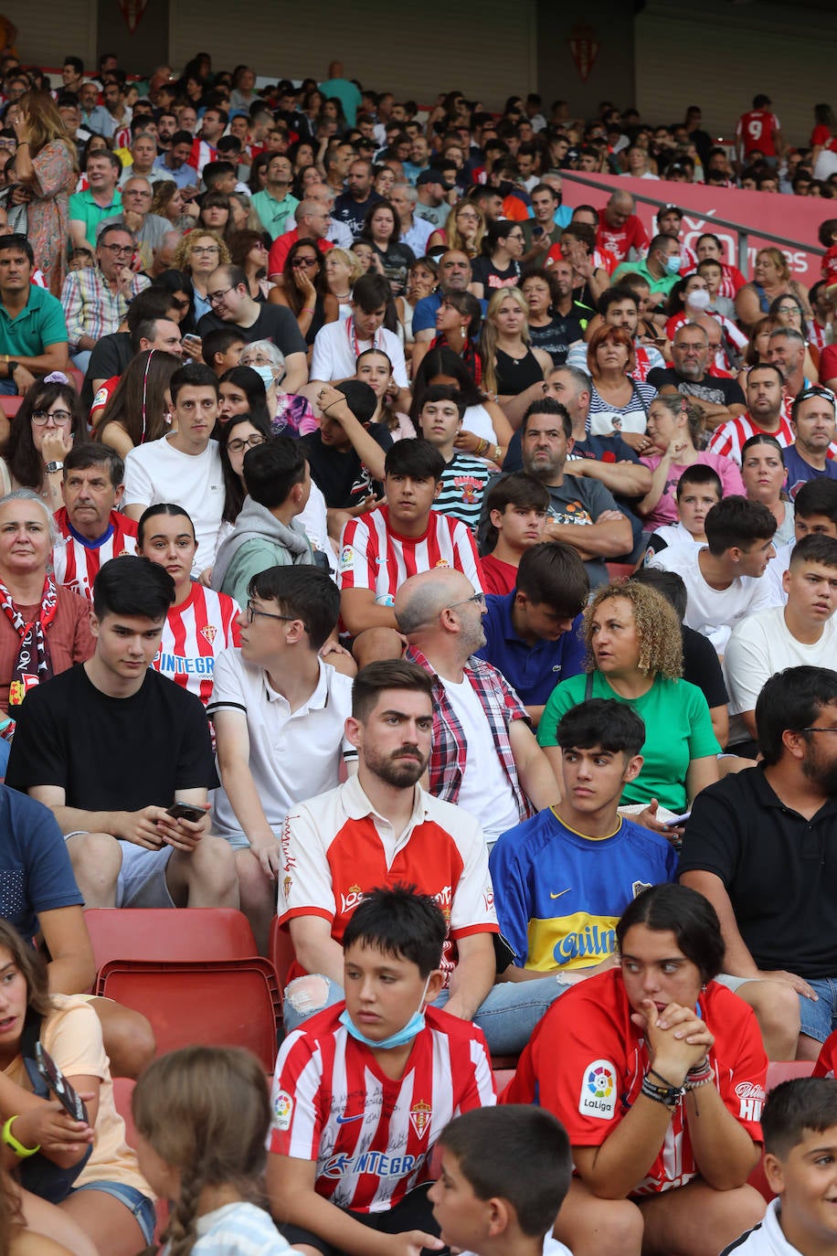 Fotos: Búscate en la presentación de los últimos fichajes del Sporting