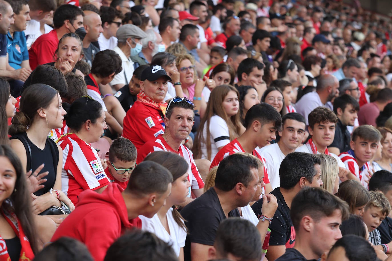 Fotos: Búscate en la presentación de los últimos fichajes del Sporting