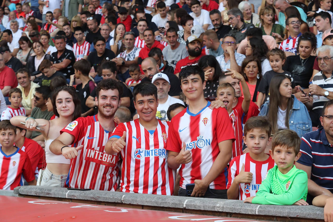 Fotos: Búscate en la presentación de los últimos fichajes del Sporting