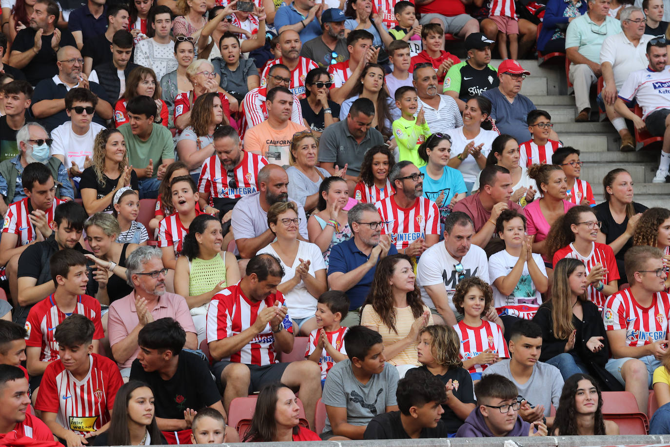 Fotos: Búscate en la presentación de los últimos fichajes del Sporting