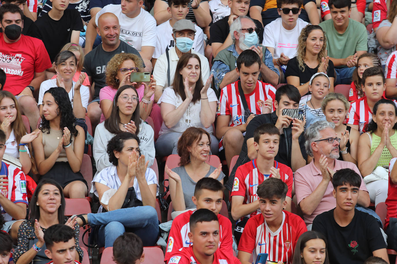 Fotos: Búscate en la presentación de los últimos fichajes del Sporting