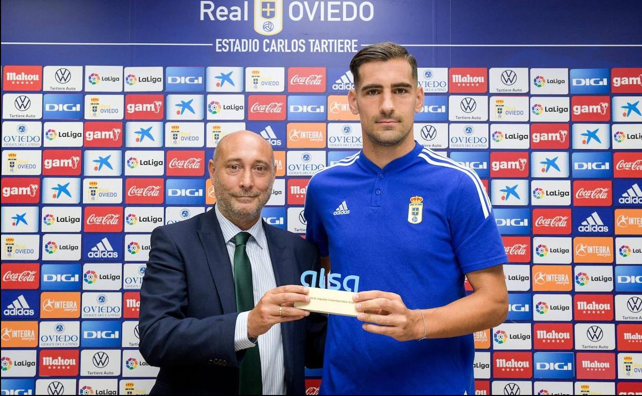 Dani Calvo recoge premio ALSA