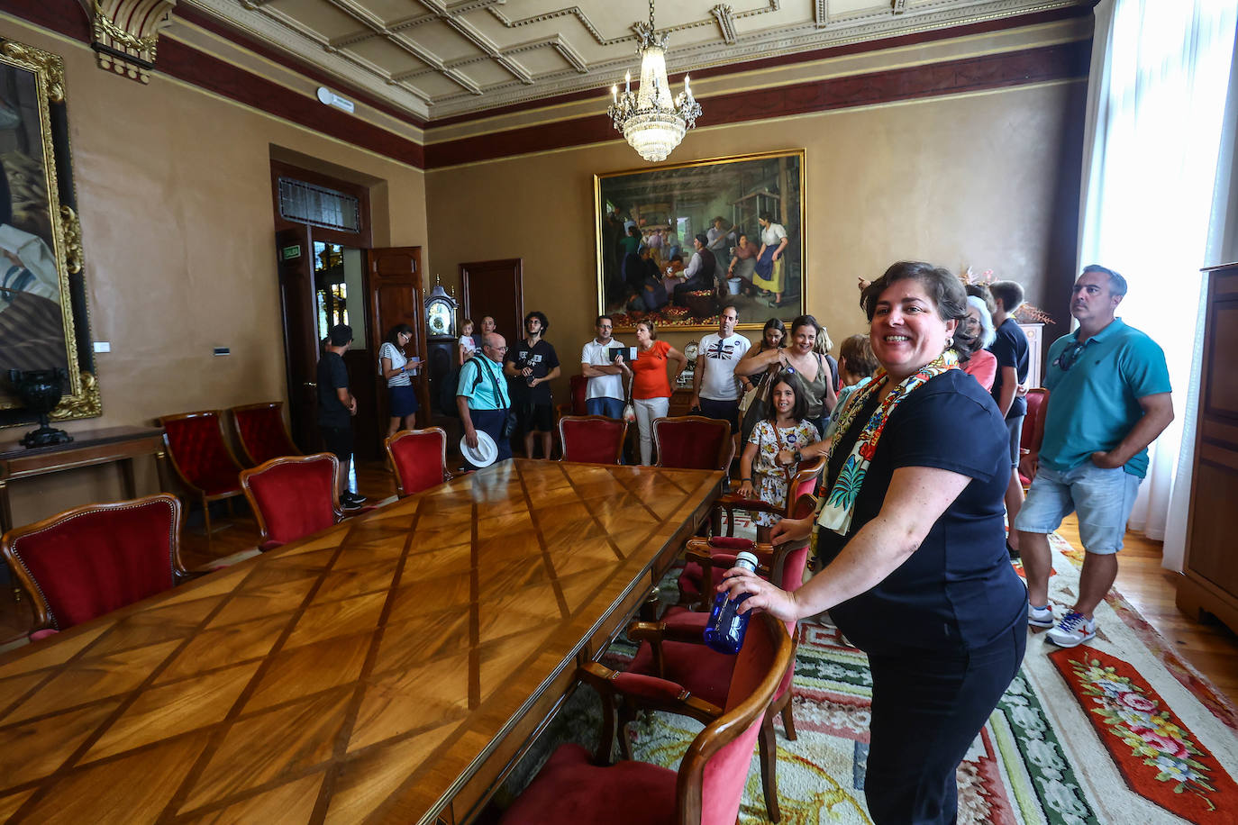 Fotos: Casi 300 personas visitan la Junta General del Principado