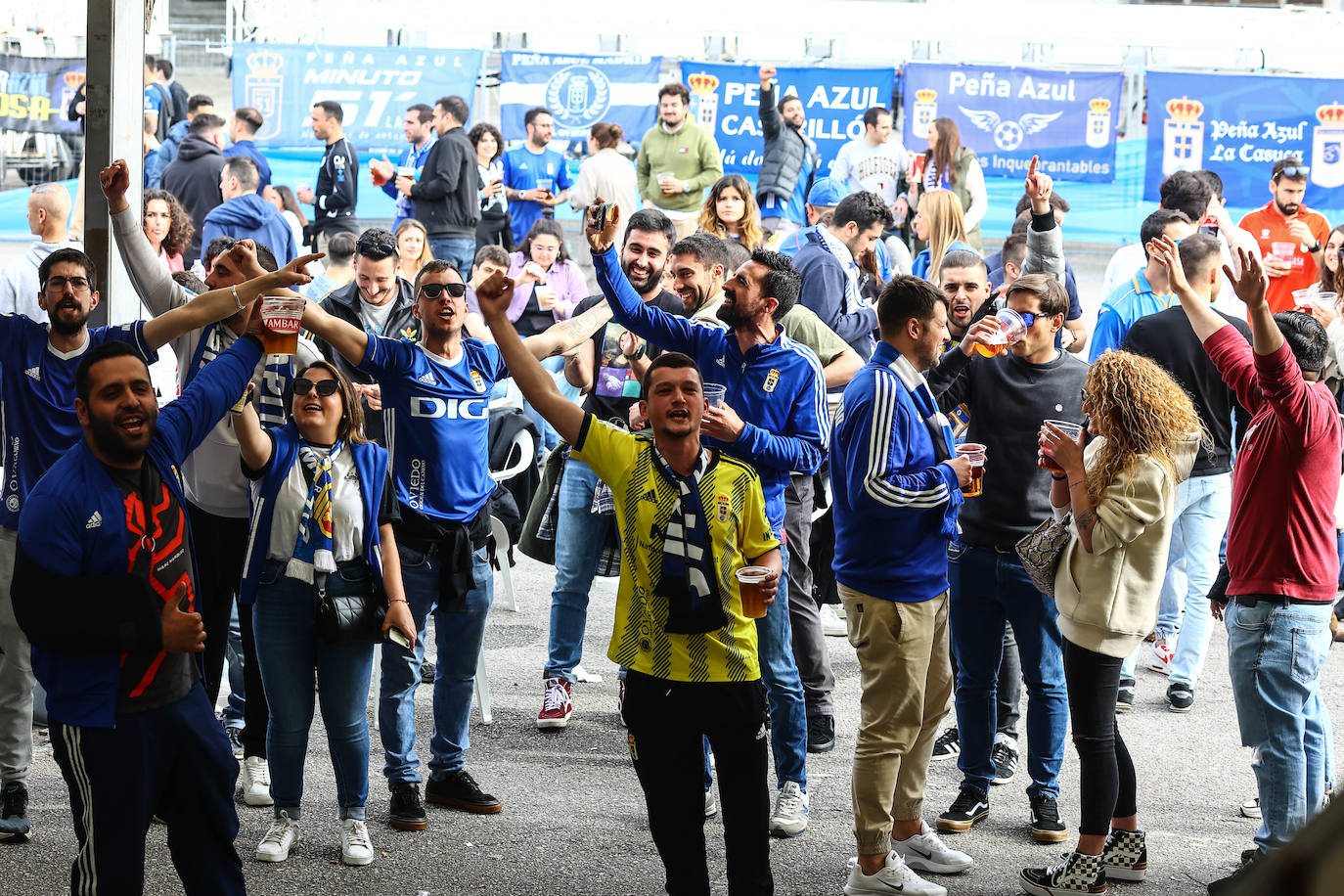 Fiesta de las peñas del Real Oviedo en el párking del Carlos Tartiere, el pasado mes de marzo, con motivo de la celebración del 96 aniversario del club