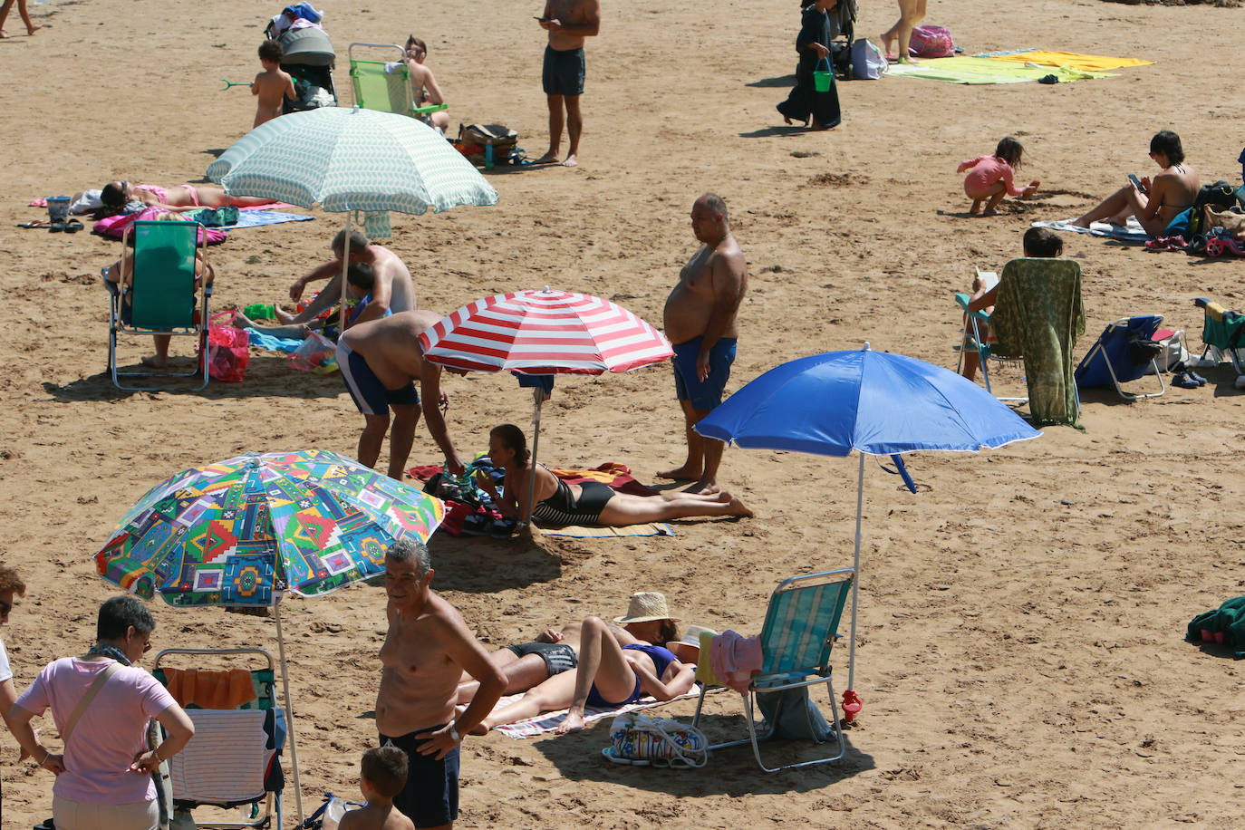 Fotos: El turismo y el buen tiempo llenan las localidades asturianas