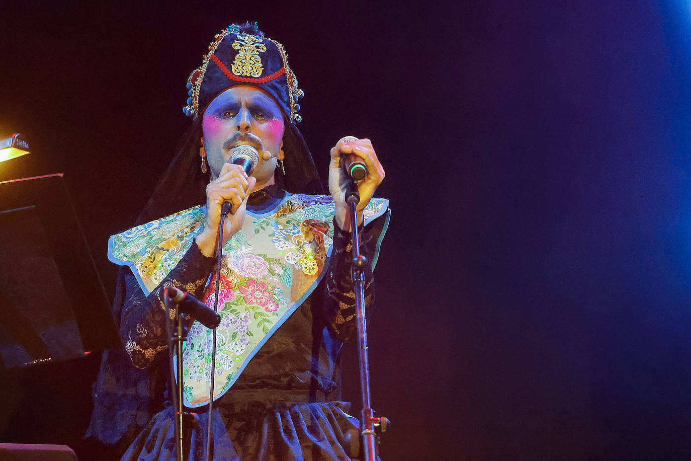 Fotos: Fiestón con zarzuela de Rodrigo Cuevas