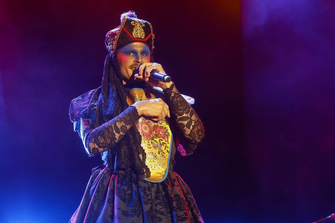 Fotos: Fiestón con zarzuela de Rodrigo Cuevas