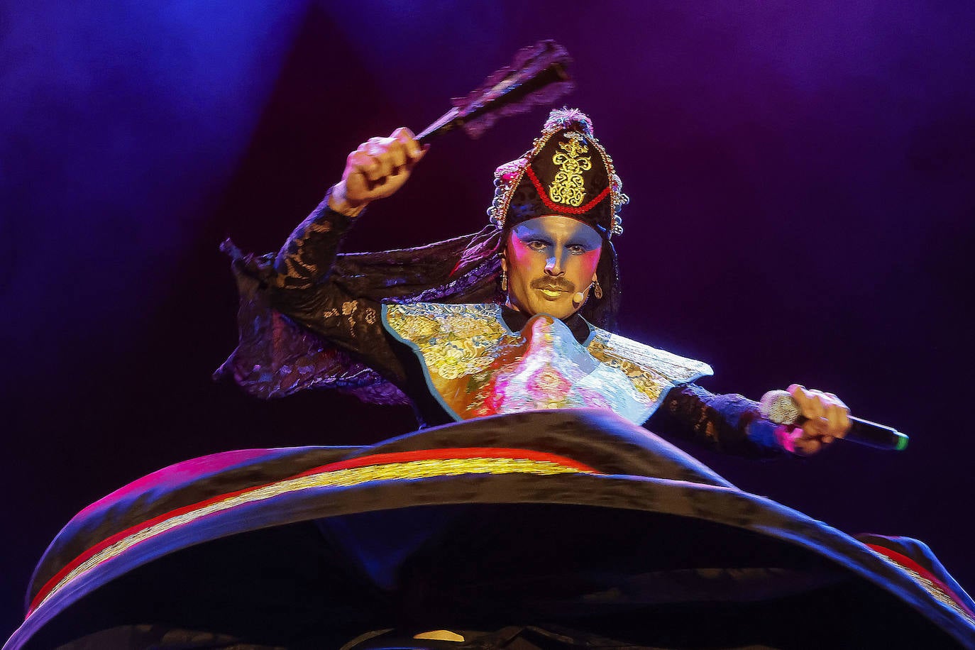 Fotos: Fiestón con zarzuela de Rodrigo Cuevas