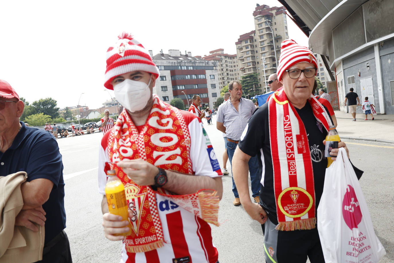 Fotos: ¿Estuviste en el Sporting - Andorra? ¡Búscate!