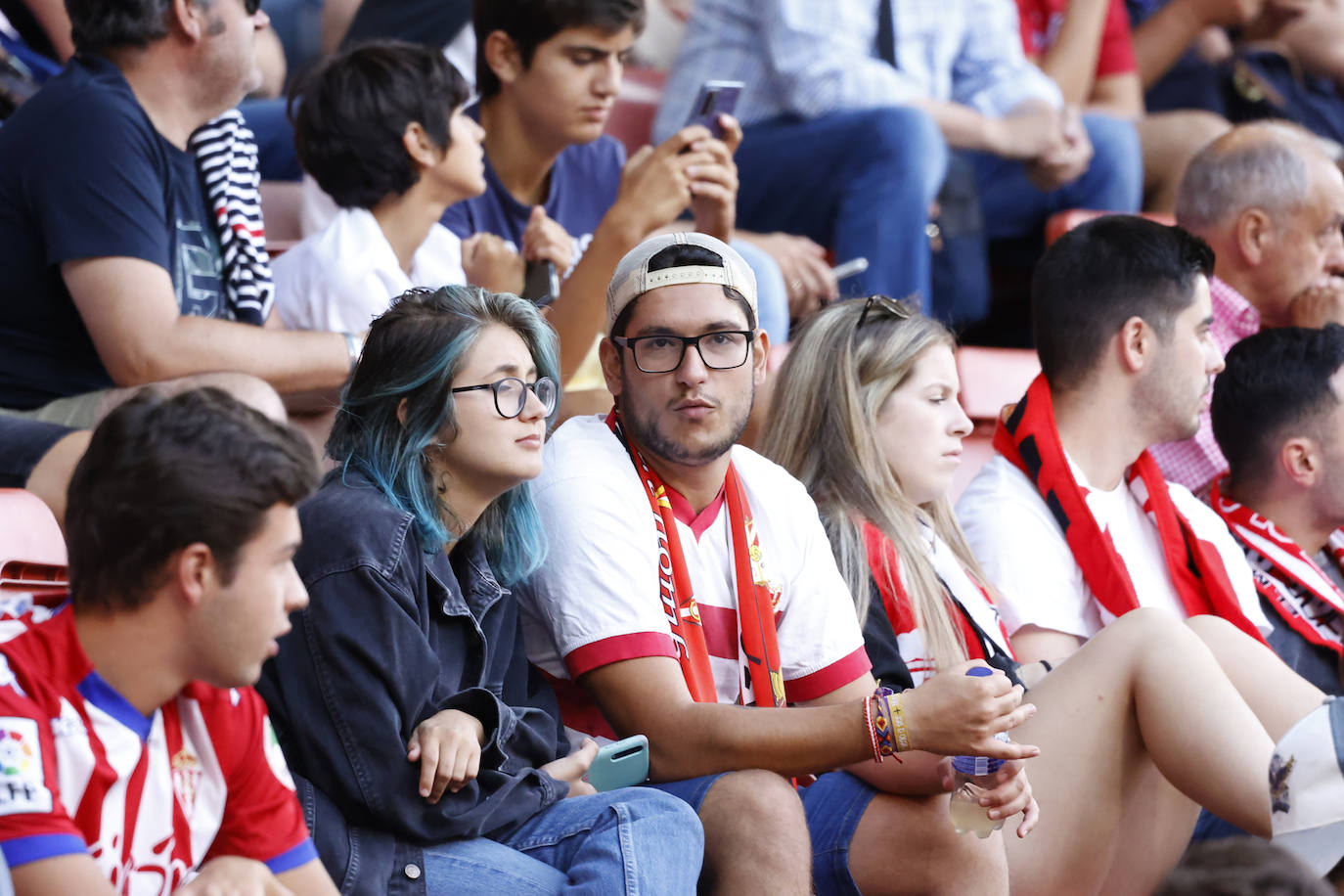 Fotos: ¿Estuviste en el Sporting - Andorra? ¡Búscate!