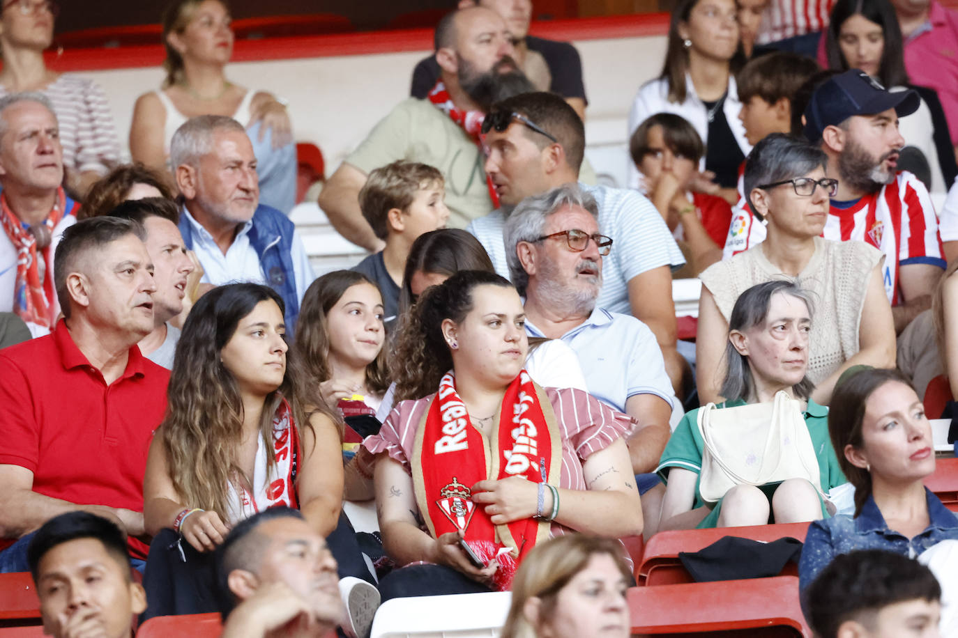 Fotos: ¿Estuviste en el Sporting - Andorra? ¡Búscate!