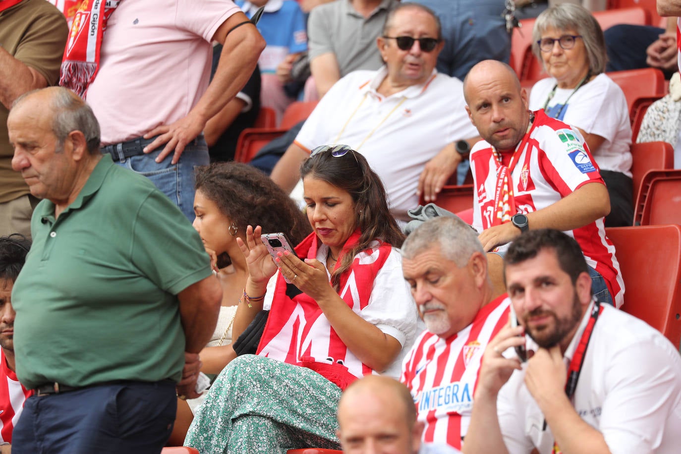 Fotos: ¿Estuviste en el Sporting - Andorra? ¡Búscate!