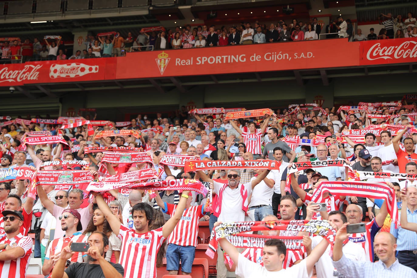 Fotos: ¿Estuviste en el Sporting - Andorra? ¡Búscate!