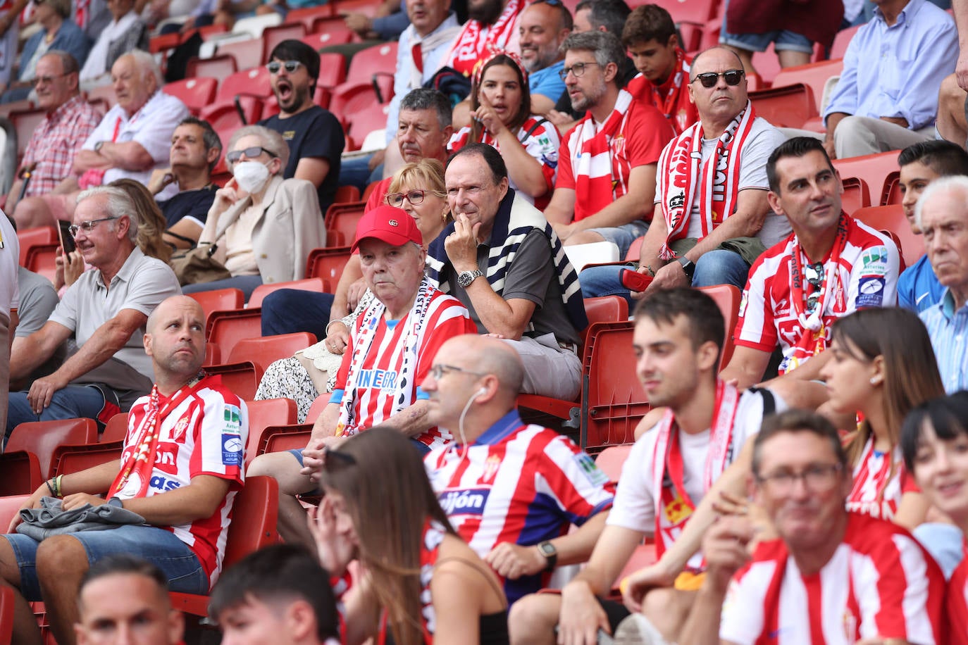 Fotos: ¿Estuviste en el Sporting - Andorra? ¡Búscate!