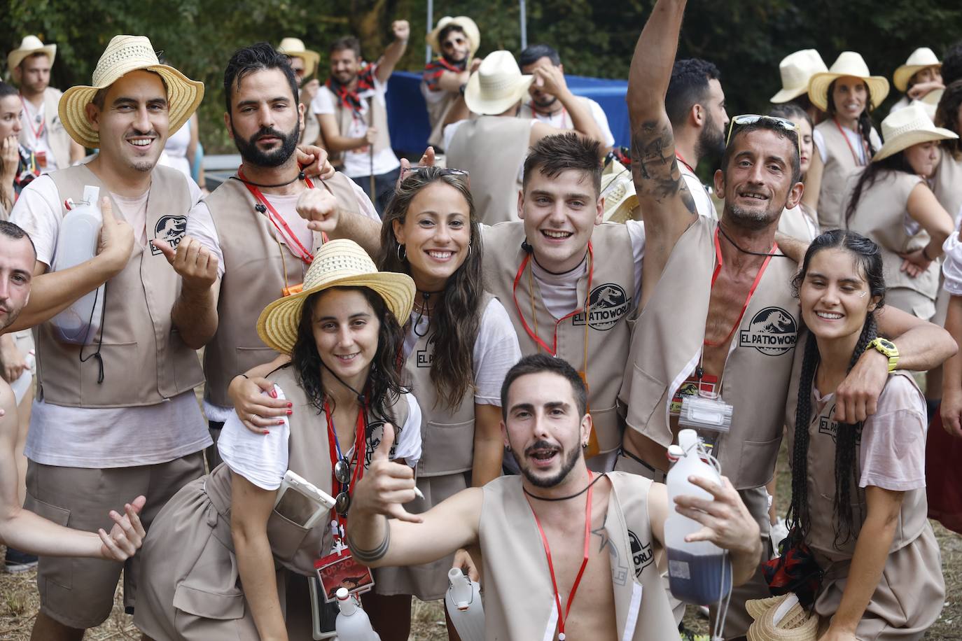 Fotos: Monumental fiesta al agua en el Descenso Folclórico del Nalón