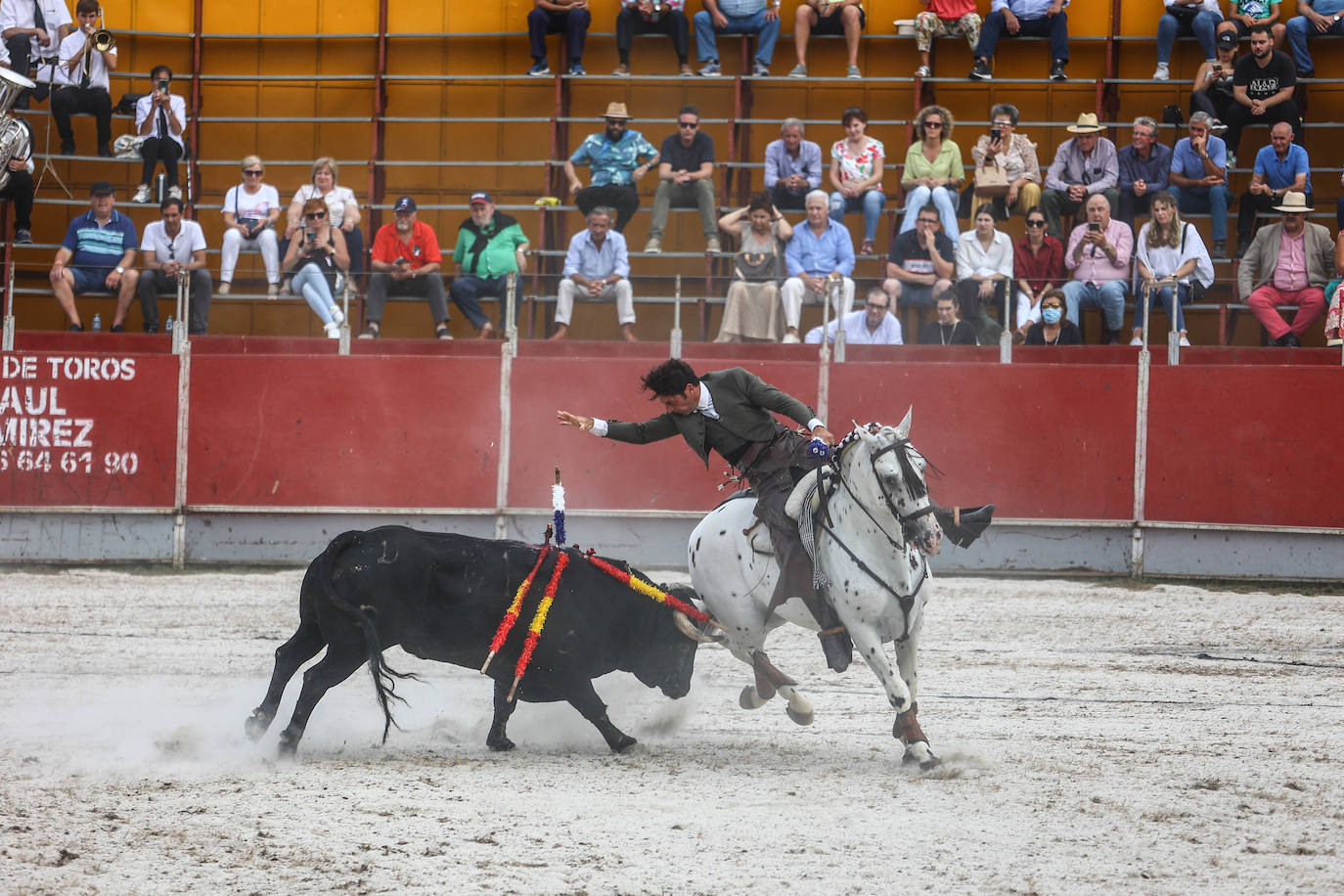 Fotos: Tensión y toros en Benia de Onís