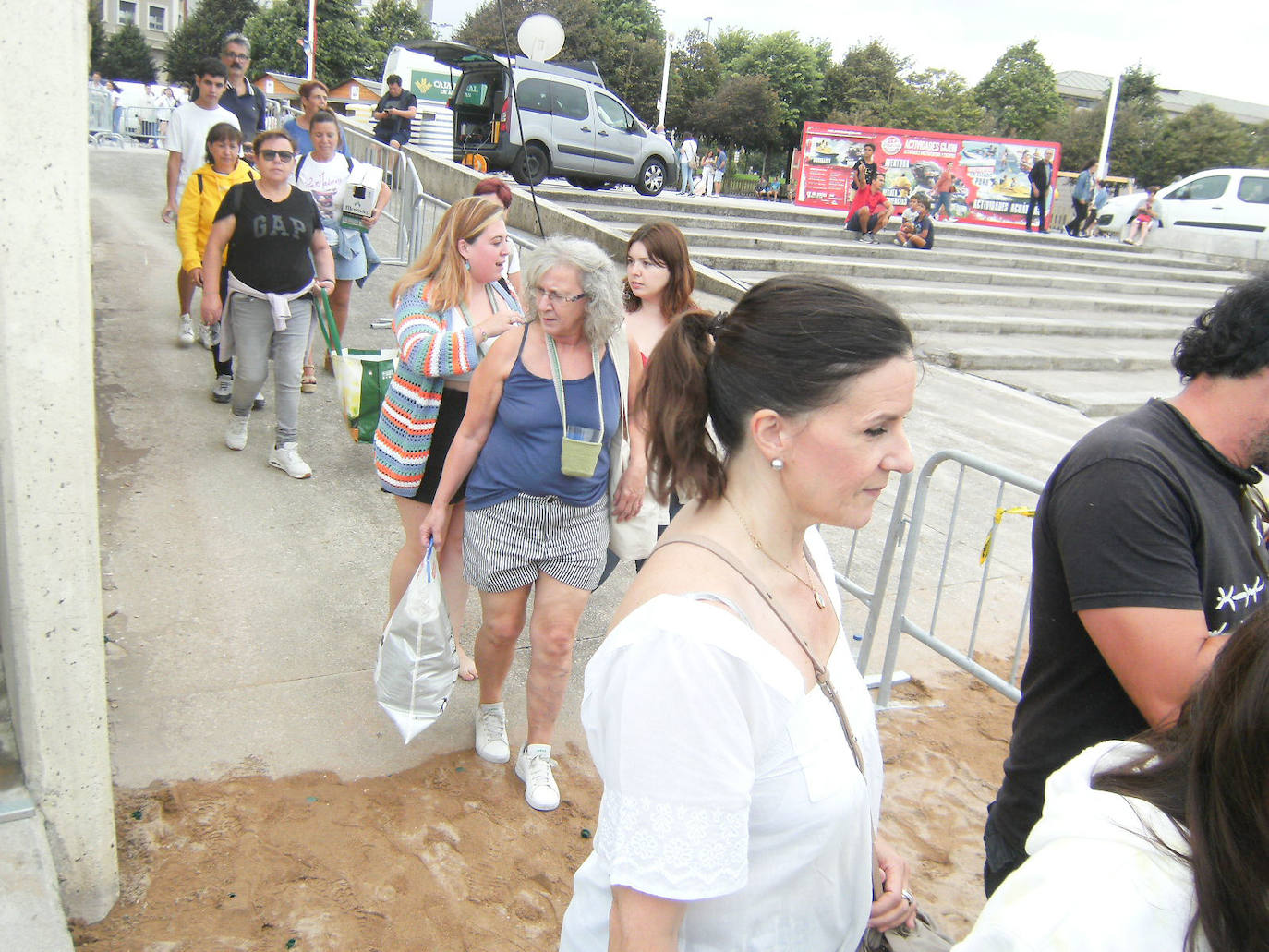 Fotos: ¿Estuviste en el récord mundial de escanciado de sidra de Gijón? ¡Búscate! (2)