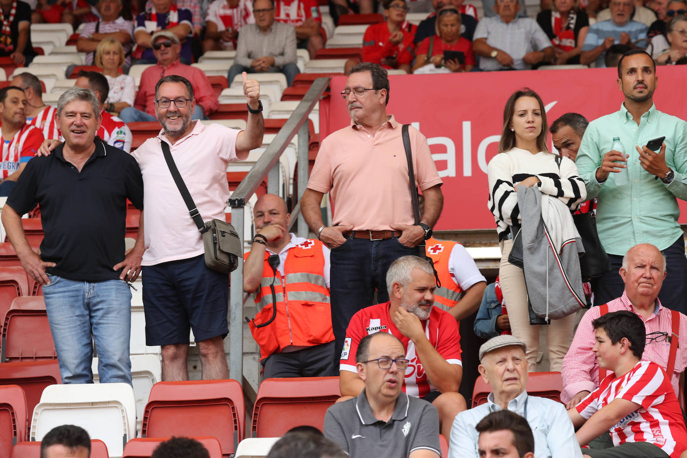 Fotos: ¿Estuviste en el Sporting - Burgos? ¡Búscate!