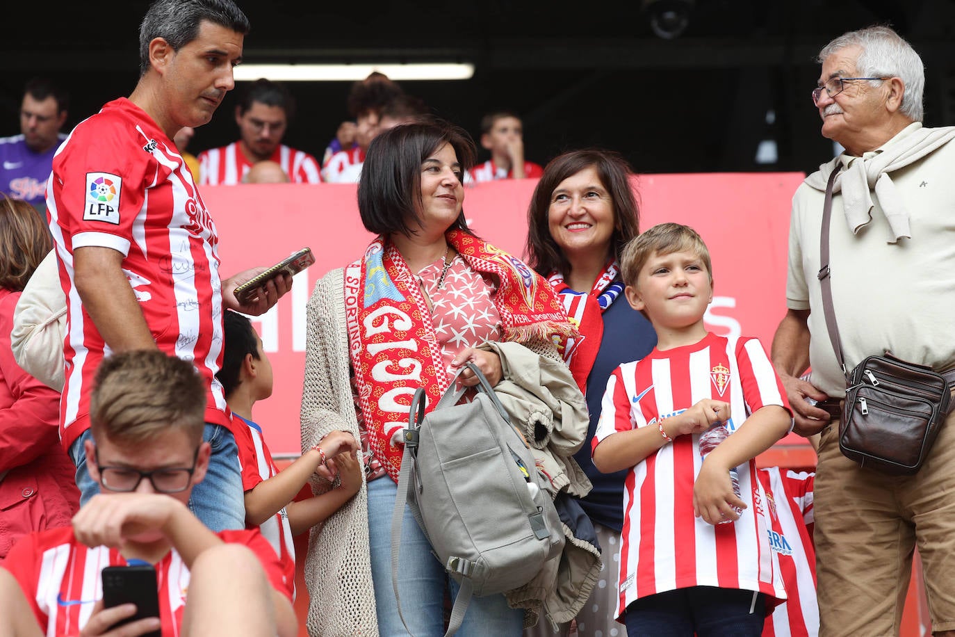 Fotos: ¿Estuviste en el Sporting - Burgos? ¡Búscate!