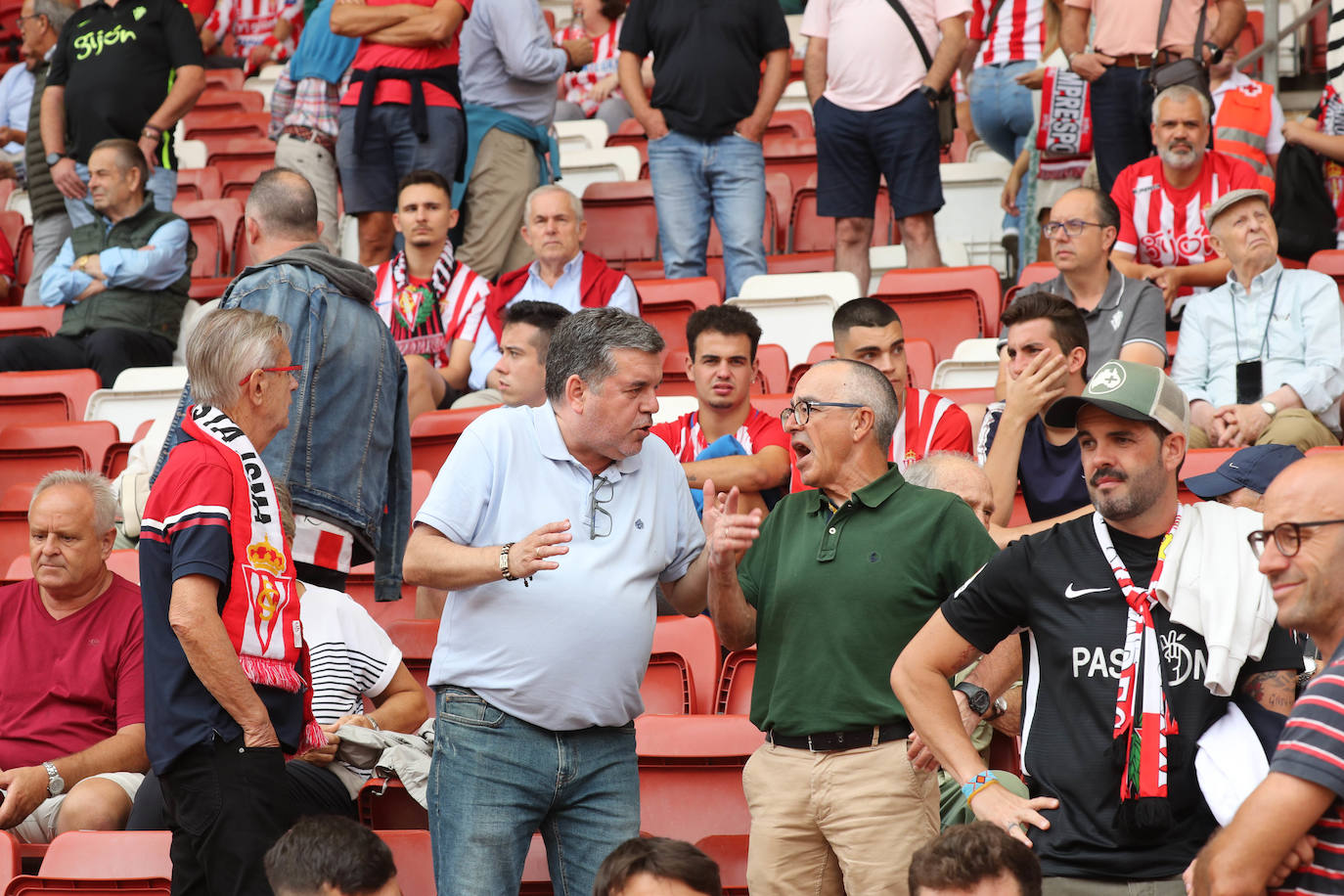 Fotos: ¿Estuviste en el Sporting - Burgos? ¡Búscate!