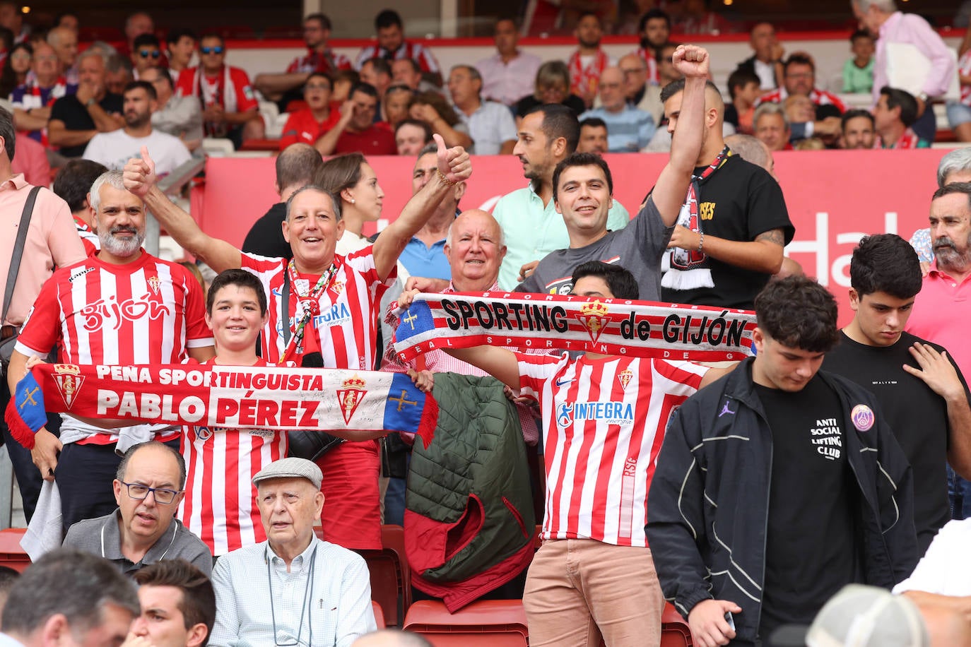 Fotos: ¿Estuviste en el Sporting - Burgos? ¡Búscate!