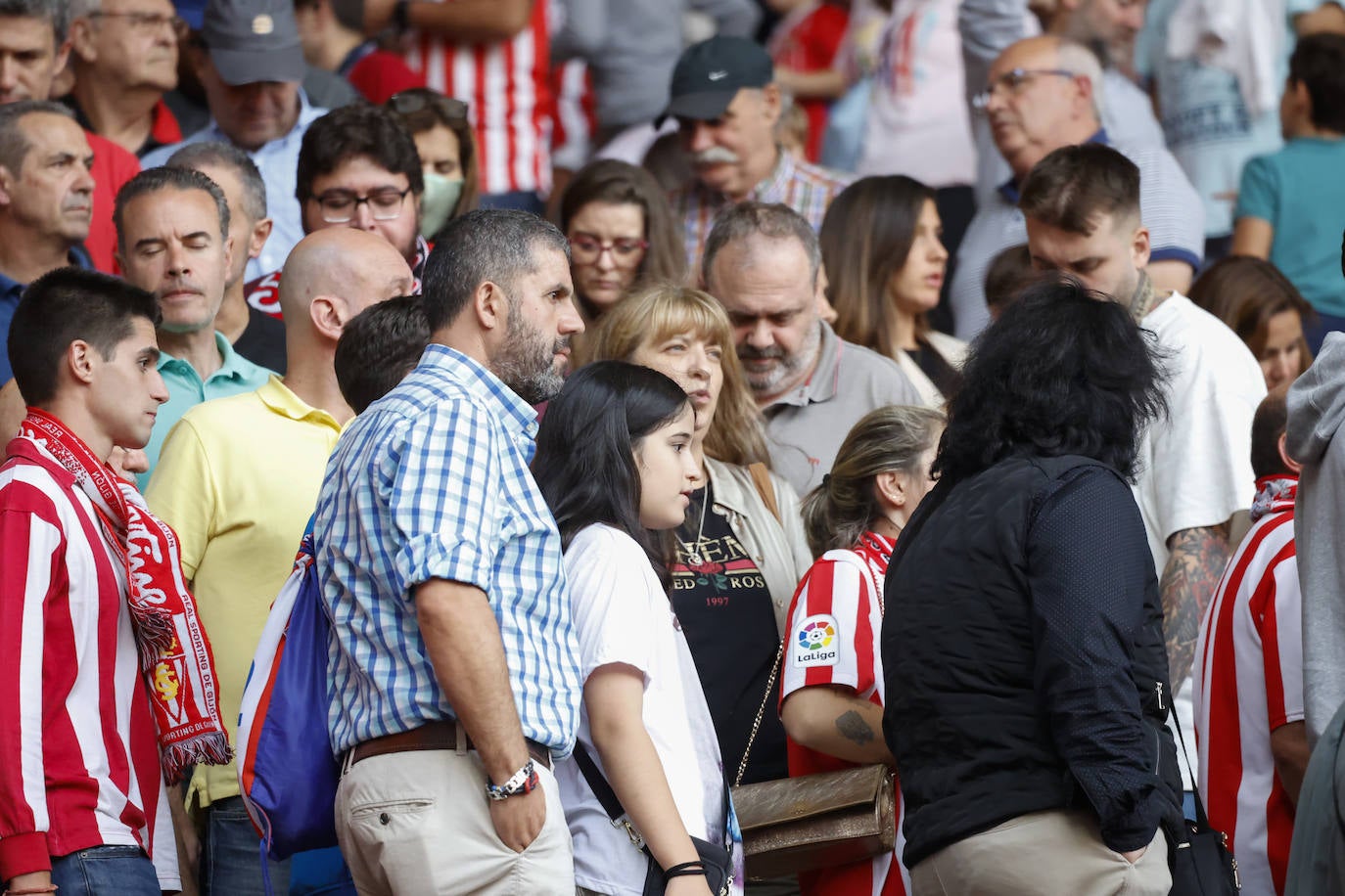 Fotos: ¿Estuviste en el Sporting - Burgos? ¡Búscate!