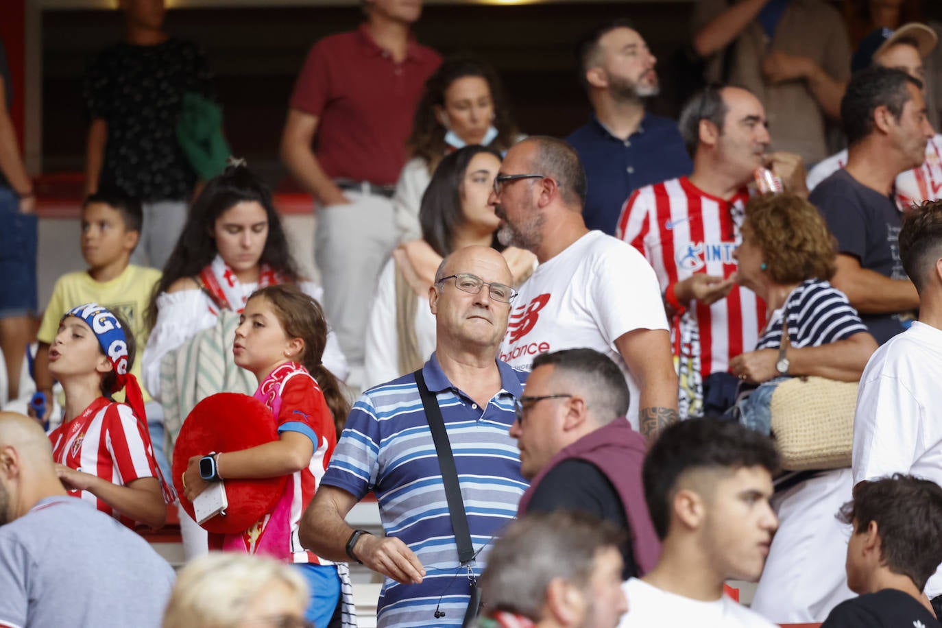 Fotos: ¿Estuviste en el Sporting - Burgos? ¡Búscate!