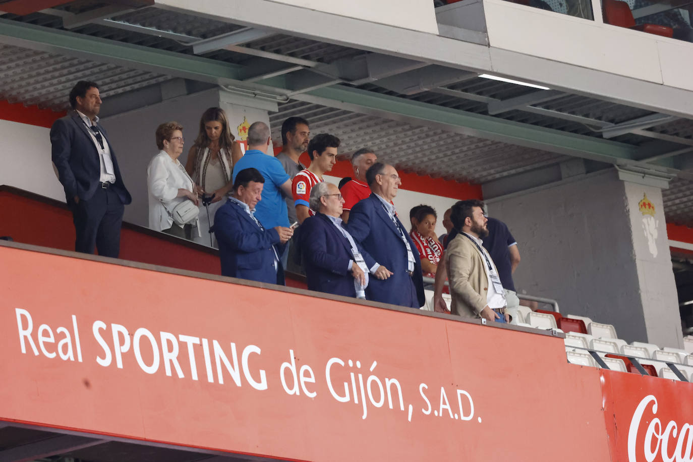 Fotos: ¿Estuviste en el Sporting - Burgos? ¡Búscate!