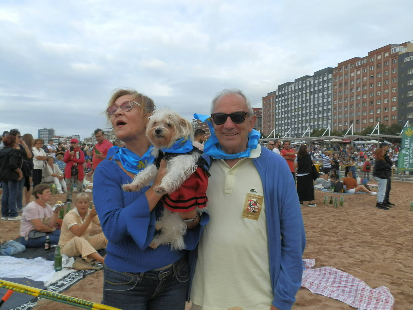 Fotos: ¿Estuviste en el récord mundial de escanciado de sidra de Gijón? ¡Búscate! (4)