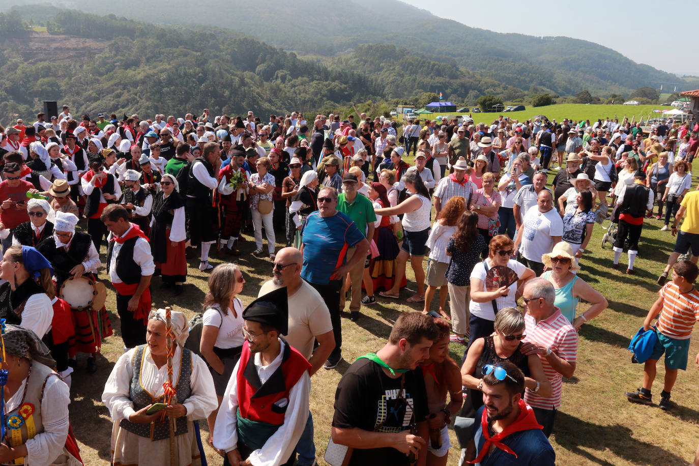 Fotos: Gran broche para las grandes fiestas de Asturias