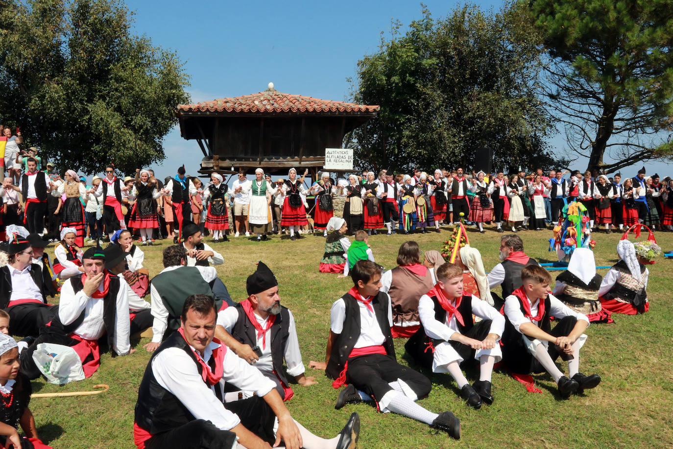 Fotos: Gran broche para las grandes fiestas de Asturias