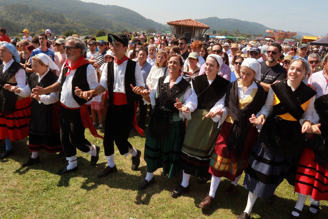 Fotos: Gran broche para las grandes fiestas de Asturias