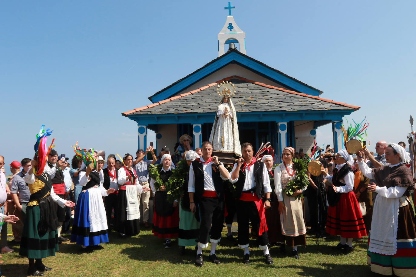 Fotos: Gran broche para las grandes fiestas de Asturias