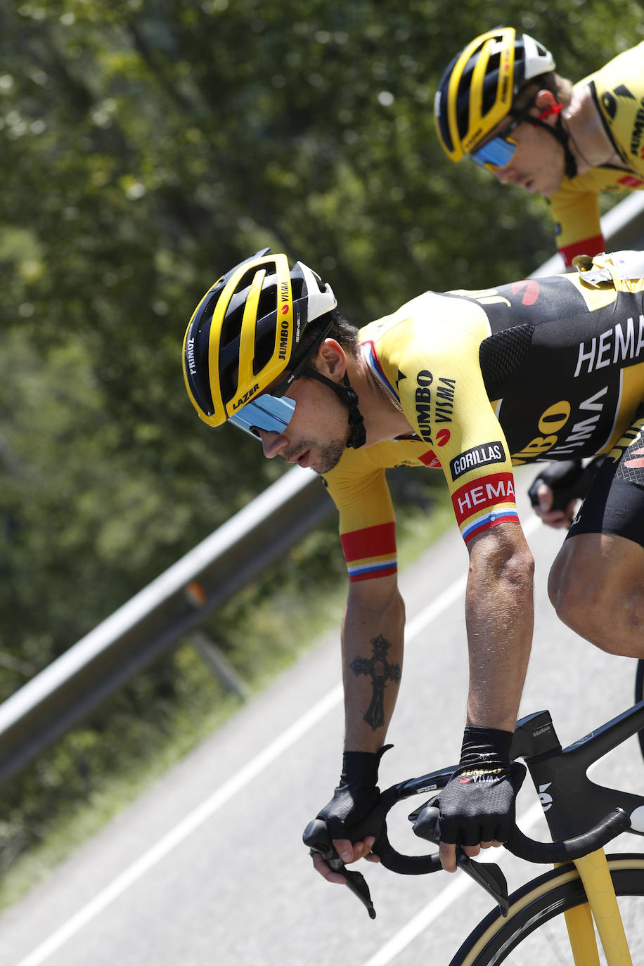 Fotos: Gran expectación en la última etapa asturiana de La Vuelta a España