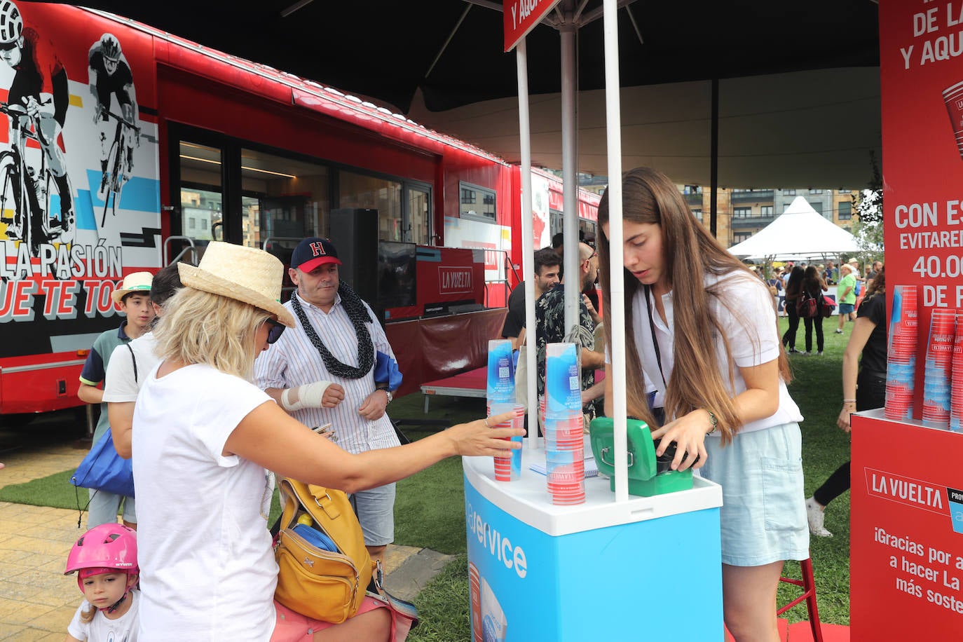 Fotos: Gran expectación en la última etapa asturiana de La Vuelta a España