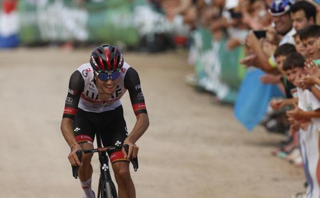 Juan Ayuso, durante la ascensión a Les Praeres.