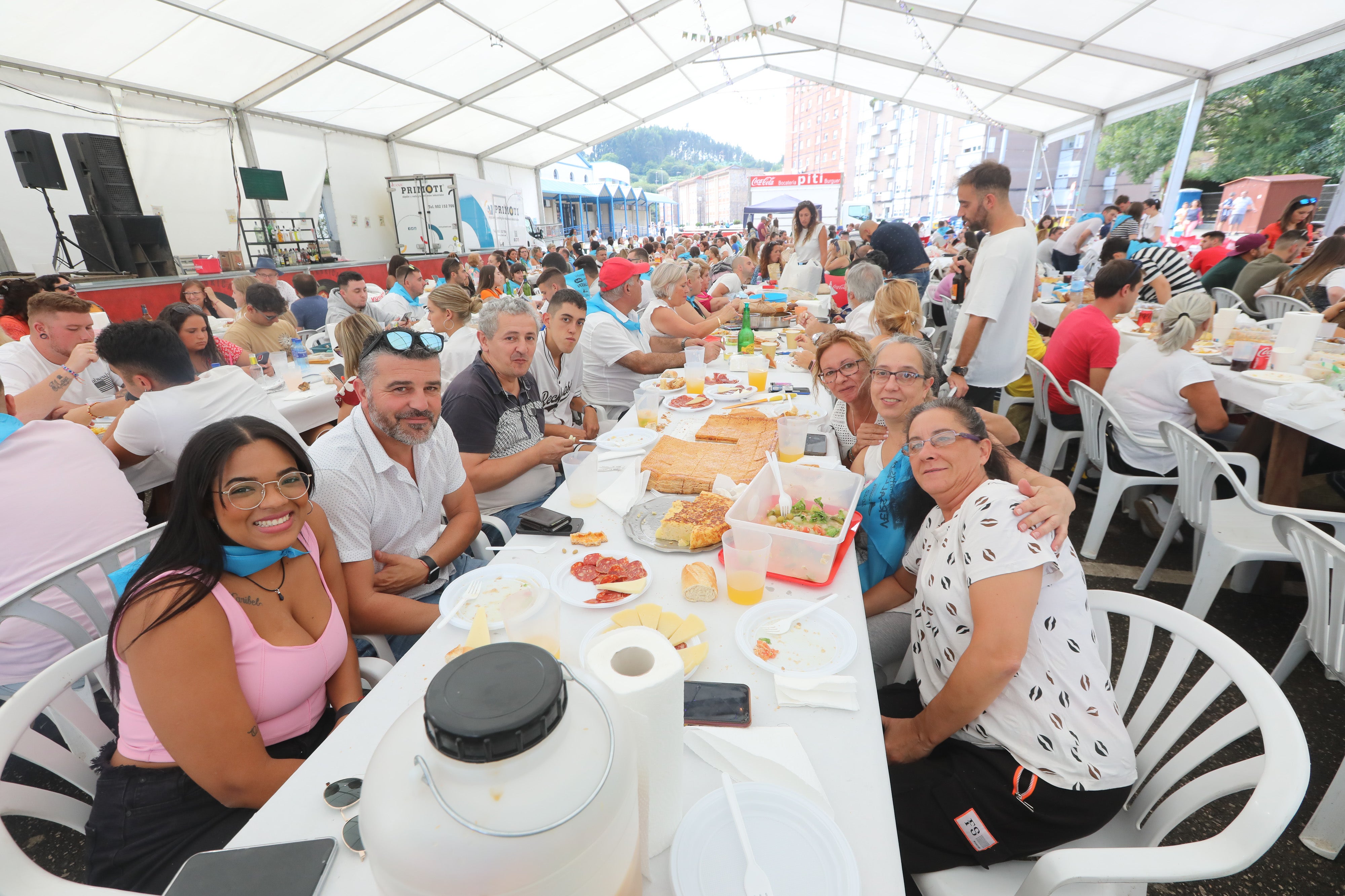 Fotos: Atracón festivo en las calles de Versalles