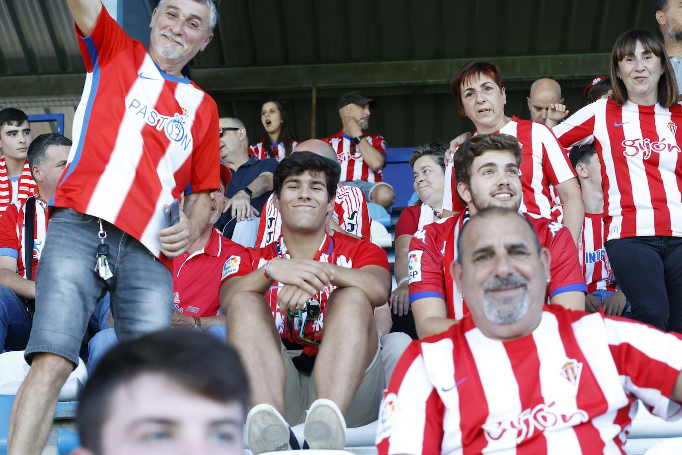 Fotos: ¿Estuviste en la Ponferradina - Sporting? ¡Búscate!