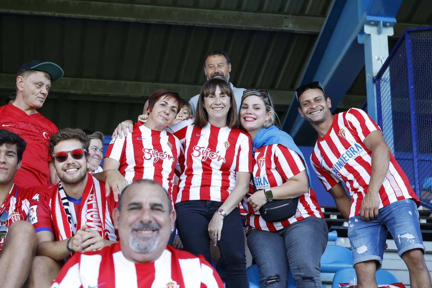 Fotos: ¿Estuviste en la Ponferradina - Sporting? ¡Búscate!