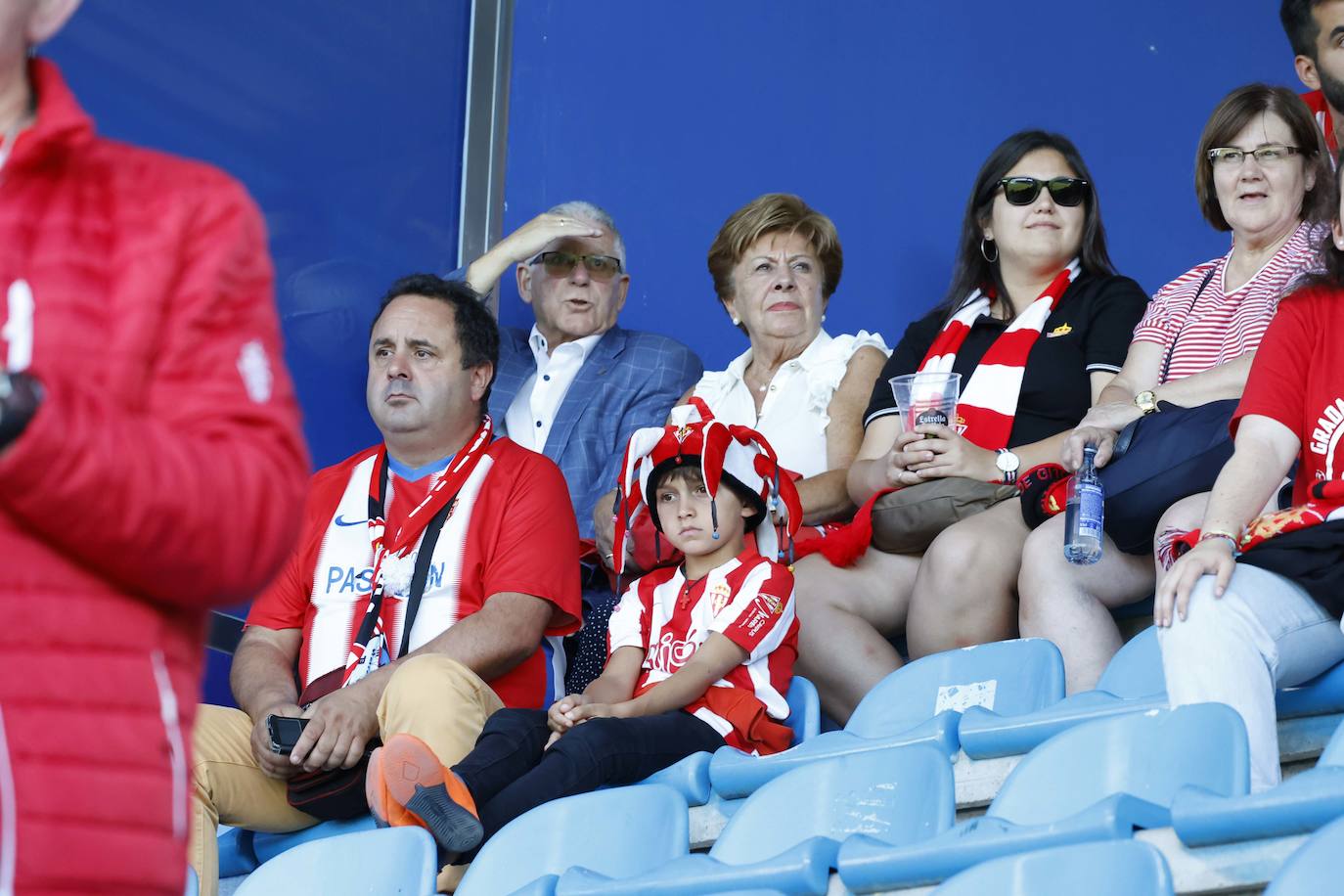 Fotos: ¿Estuviste en la Ponferradina - Sporting? ¡Búscate!