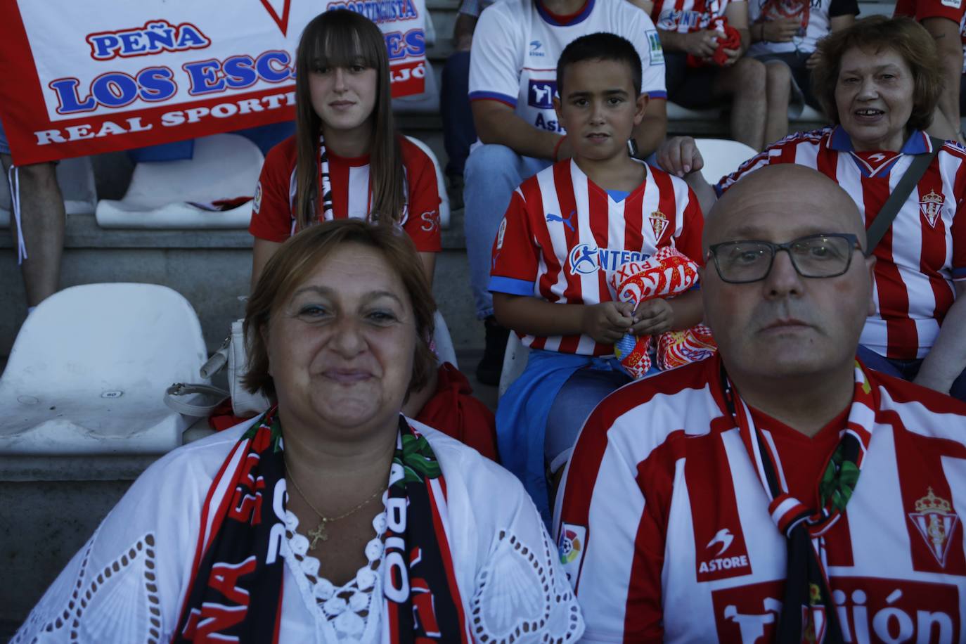 Fotos: ¿Estuviste en la Ponferradina - Sporting? ¡Búscate!