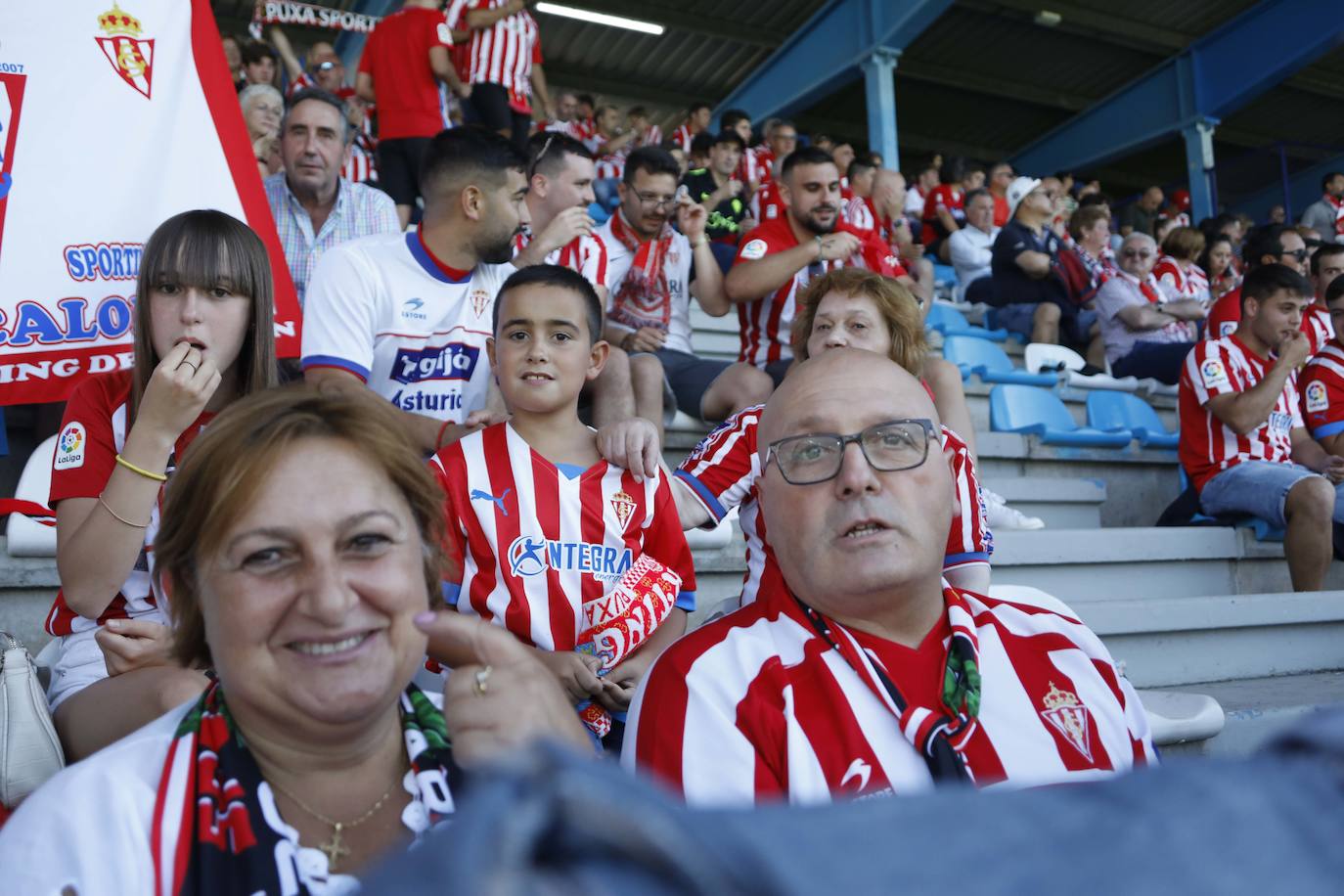 Fotos: ¿Estuviste en la Ponferradina - Sporting? ¡Búscate!