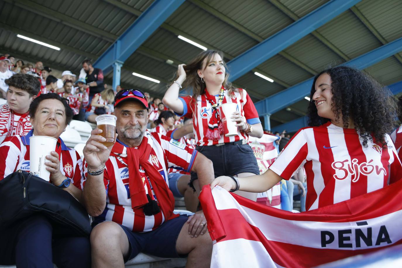 Fotos: ¿Estuviste en la Ponferradina - Sporting? ¡Búscate!